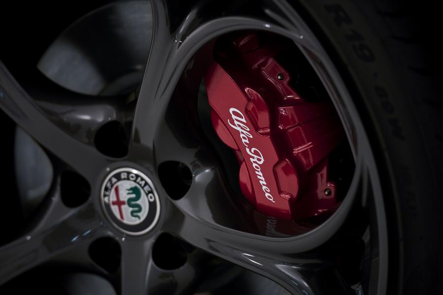 Колеса Alfa Romeo Giulia Veloce (952) 2018 года  (JP) (фото 4 из 5)